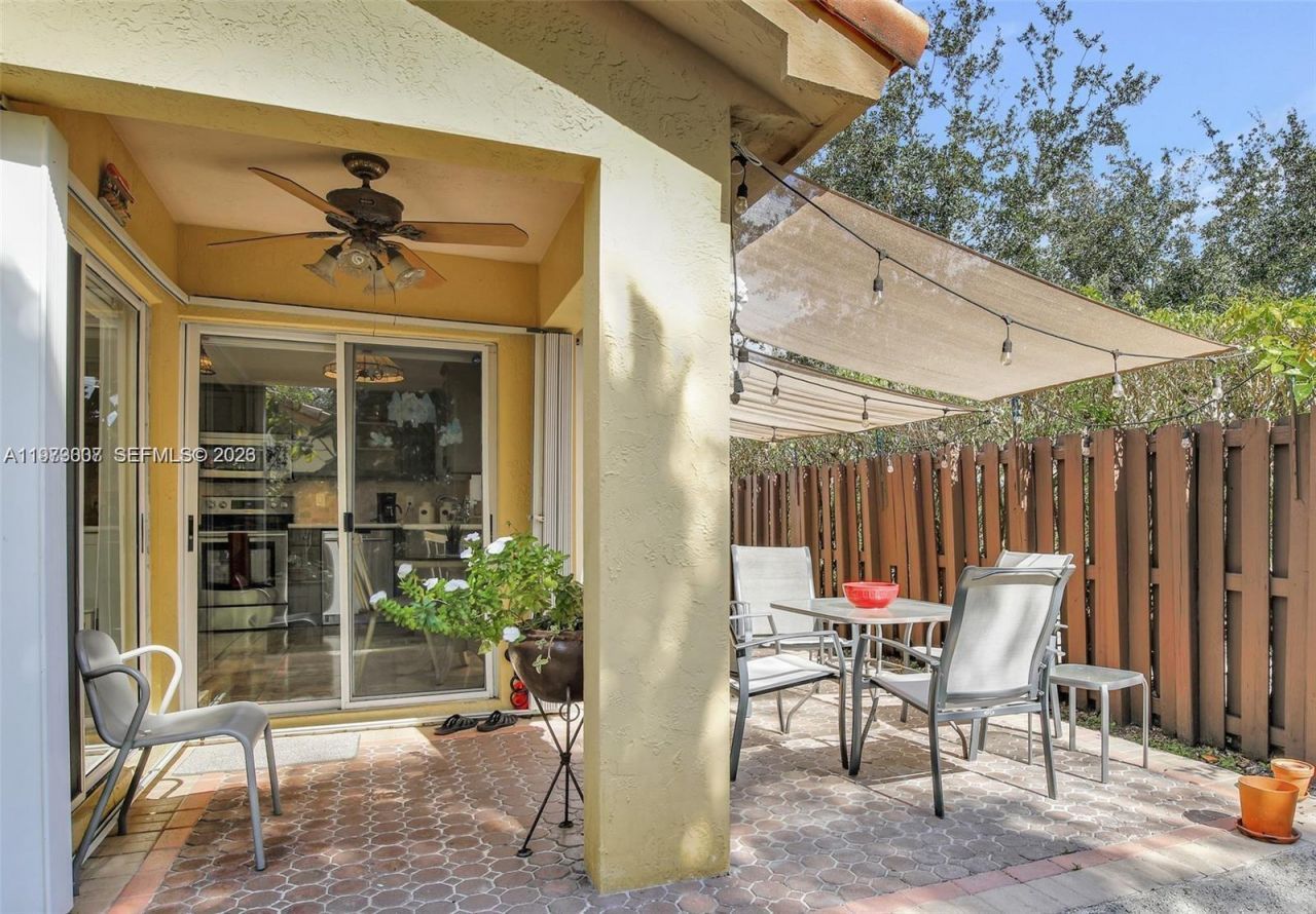 5862 NW 113th Pl, Doral, FL 33178 Photo