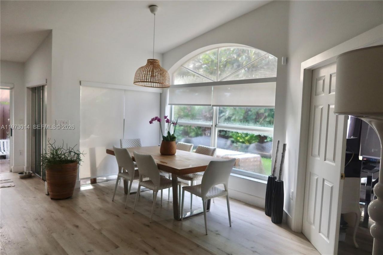 5862 NW 113th Pl , Unit 5862, Doral, FL 33178 Photo