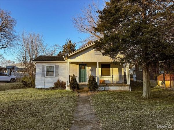 6935 Pernod Avenue , St Louis, MO 63139