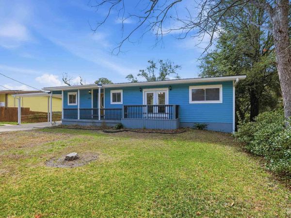 6473 Lakeshore Dr, Milton, FL 32570