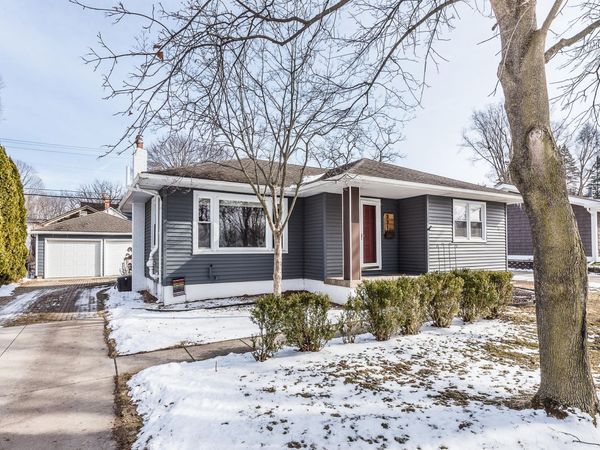 731 Taylor Street, Chelsea, MI 48118