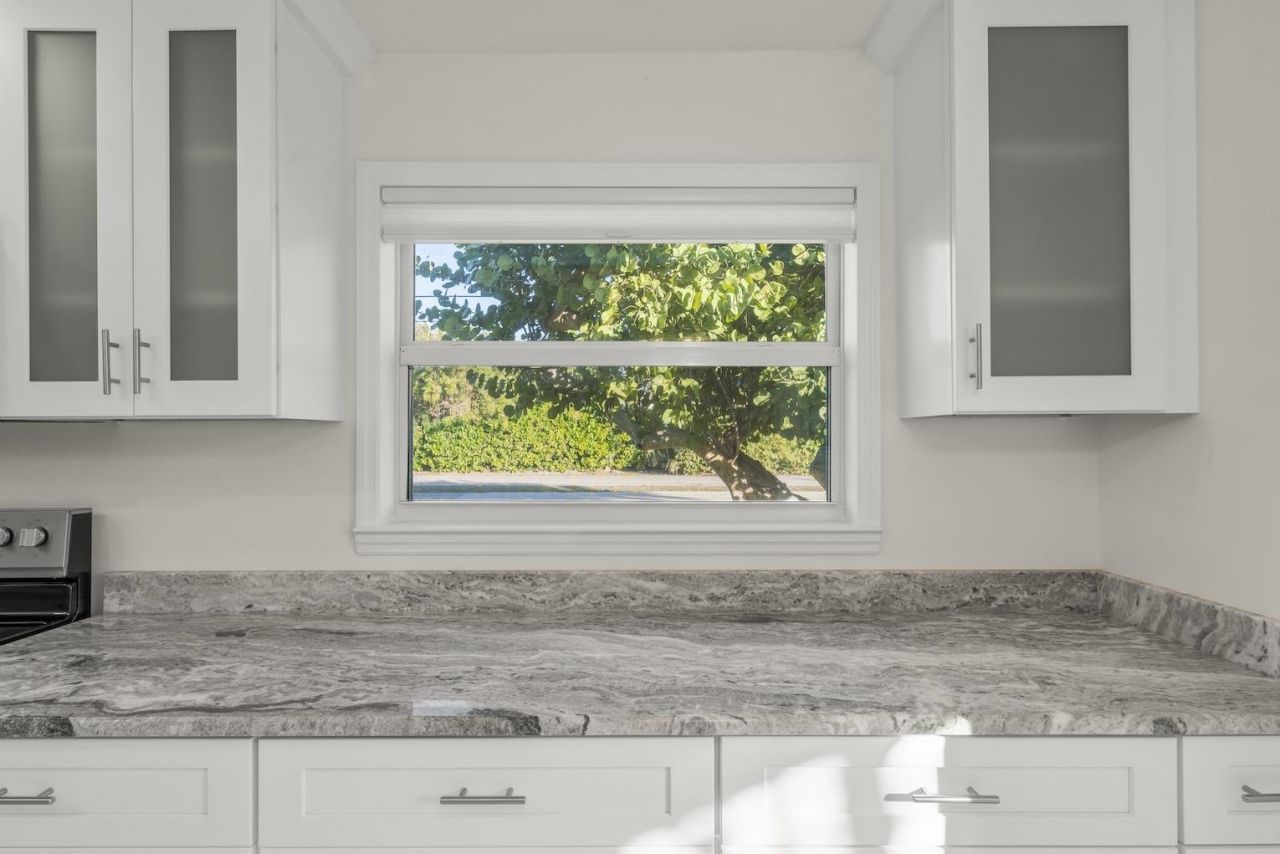 561 Periwinkle Way, Unit E4, Sanibel, FL 33957 Photo