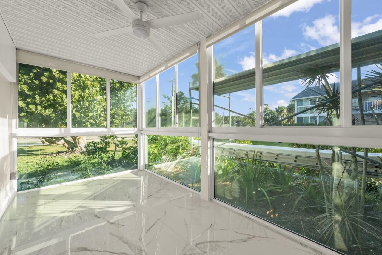 561 Periwinkle Way, Unit E4, Sanibel, FL 33957 Photo