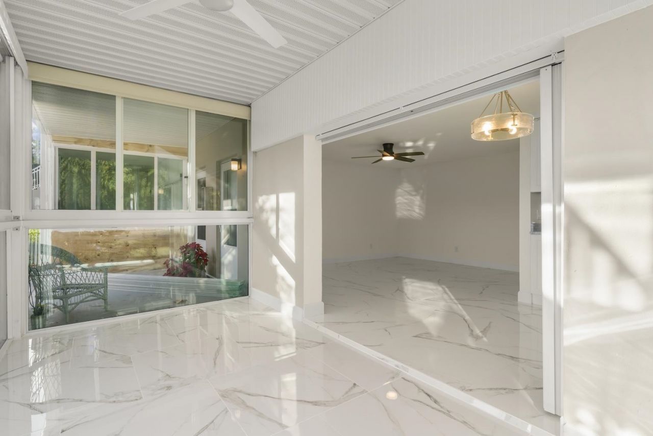 561 Periwinkle Way, Unit E4, Sanibel, FL 33957 Photo