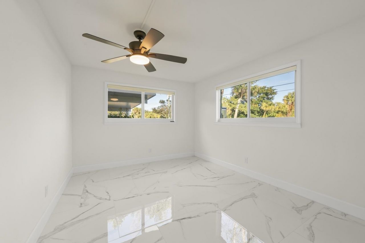 561 Periwinkle Way, Unit E4, Sanibel, FL 33957 Photo