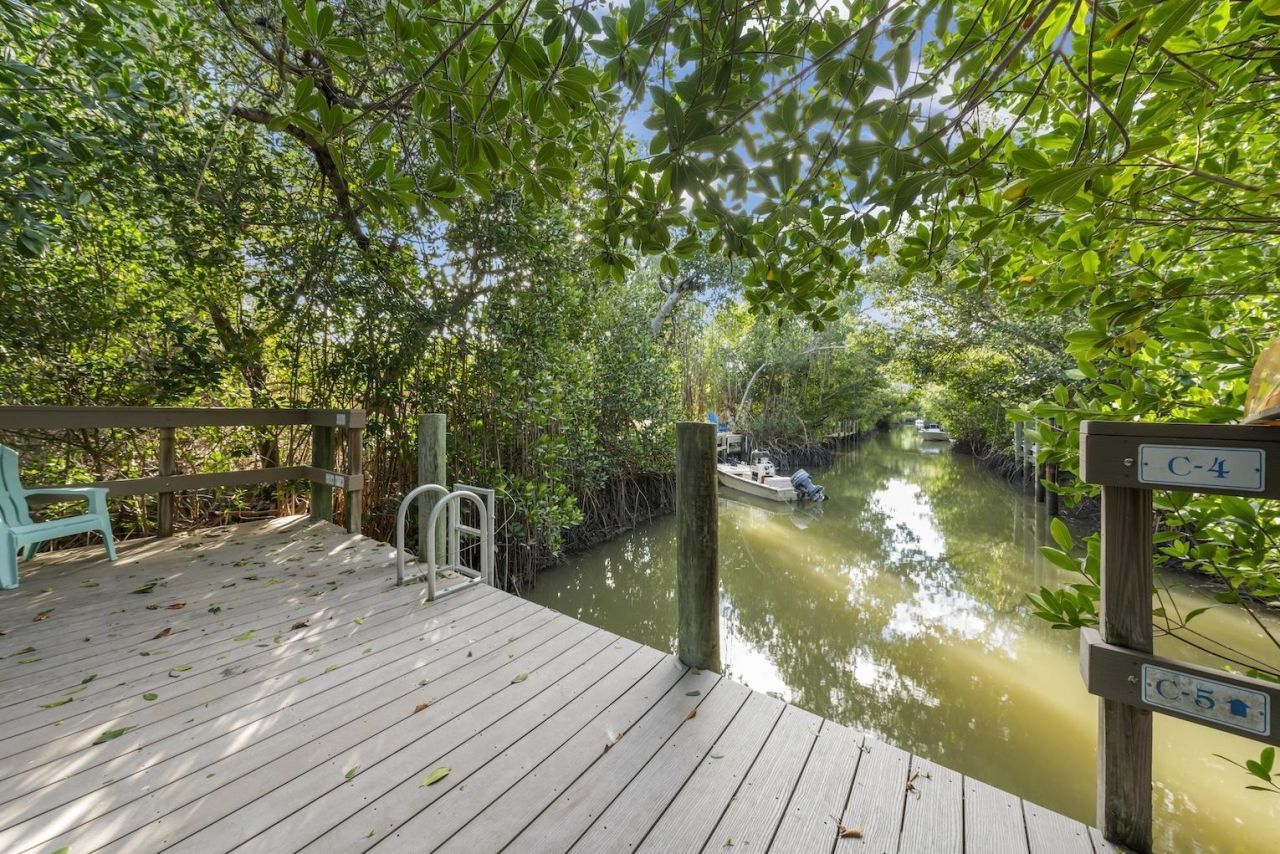 561 Periwinkle Way, Unit E4, Sanibel, FL 33957 Photo