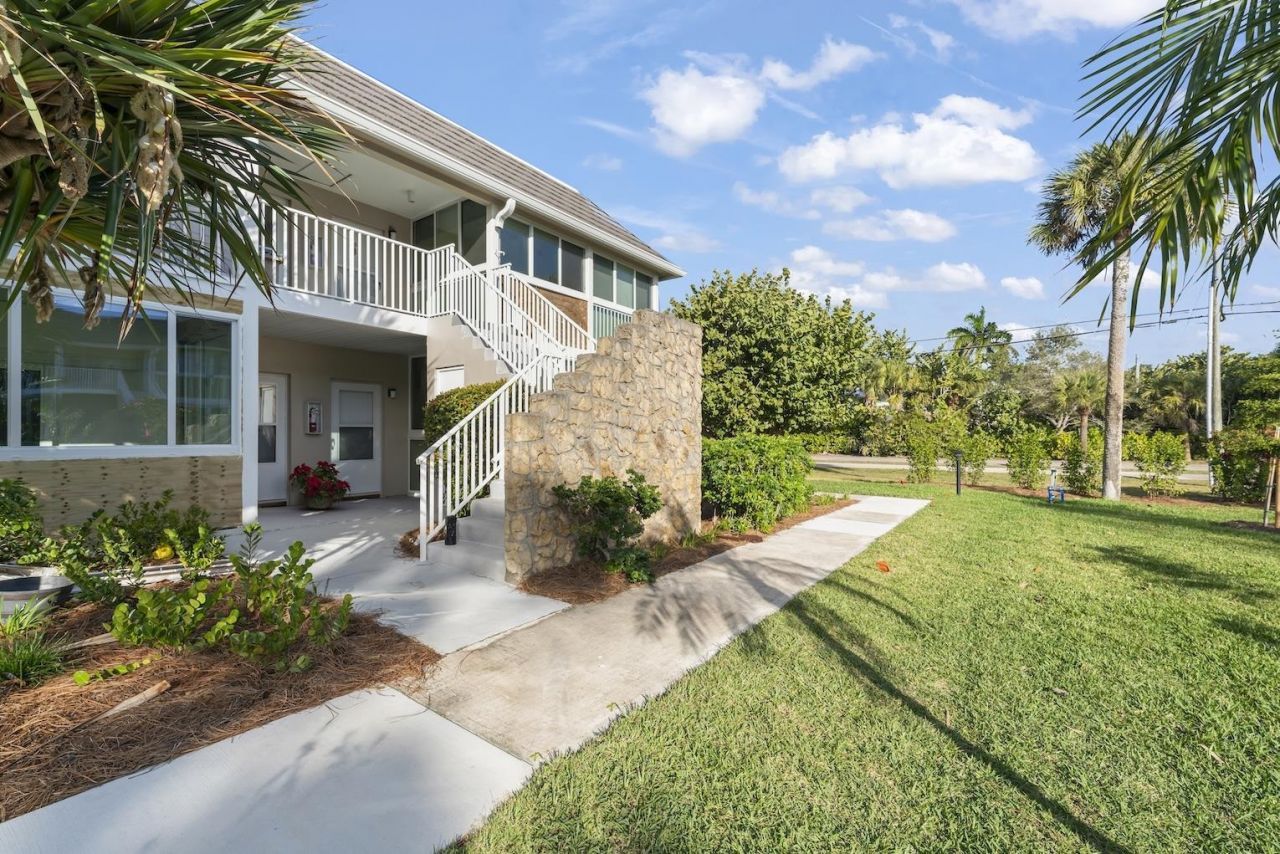 561 Periwinkle Way, Unit E4, Sanibel, FL 33957 Photo