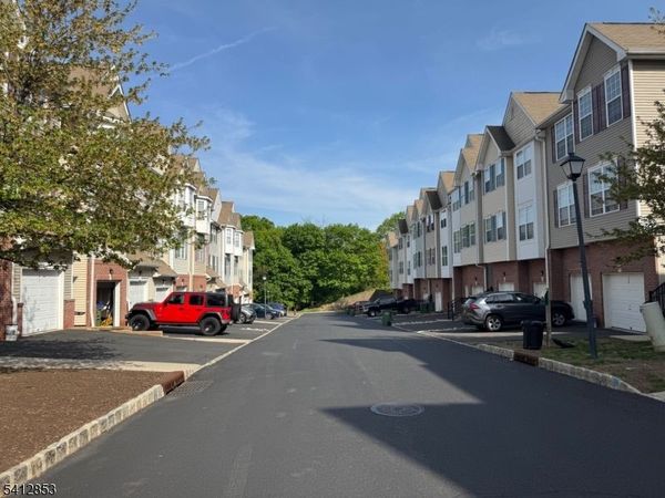 98 Conover Ter, Lebanon, NJ 08833