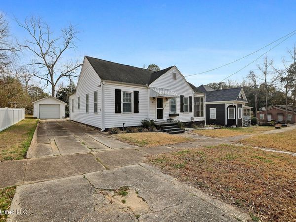 415 S 5th Street, McComb, MS 39648