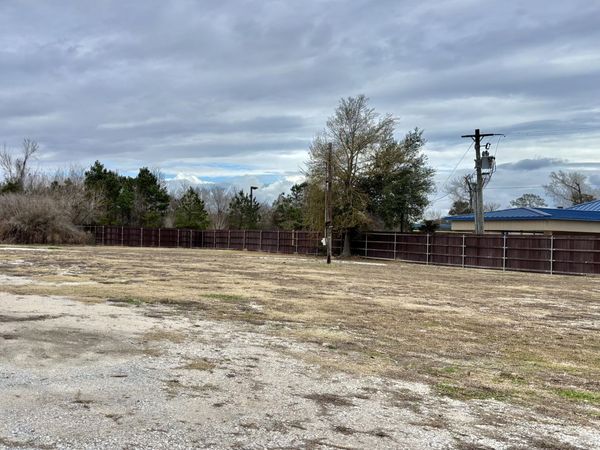 1208 Sam Houston Jones Pkwy, Lake Charles, LA 70611