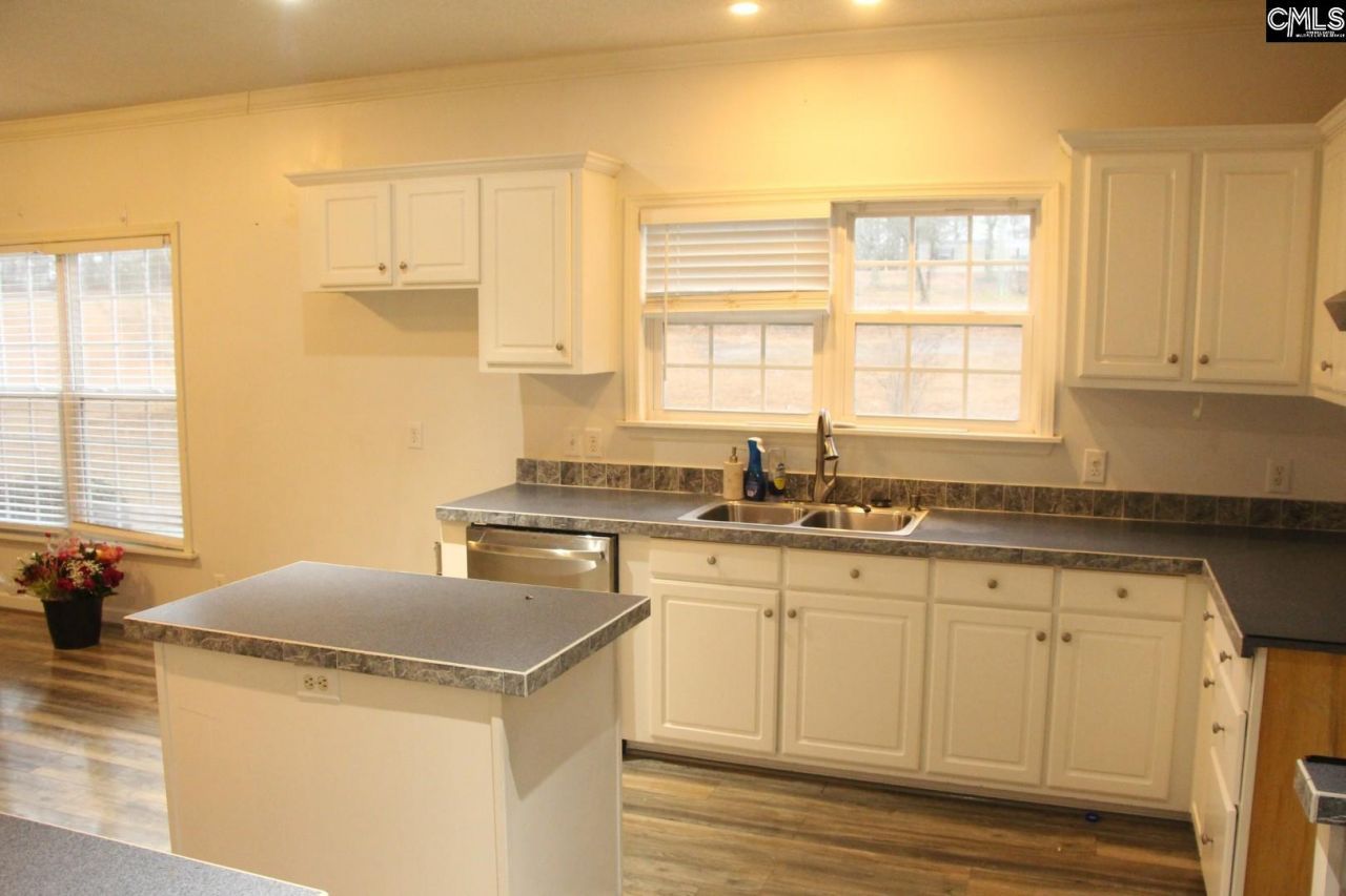 151 Hampton Street  Photo 4