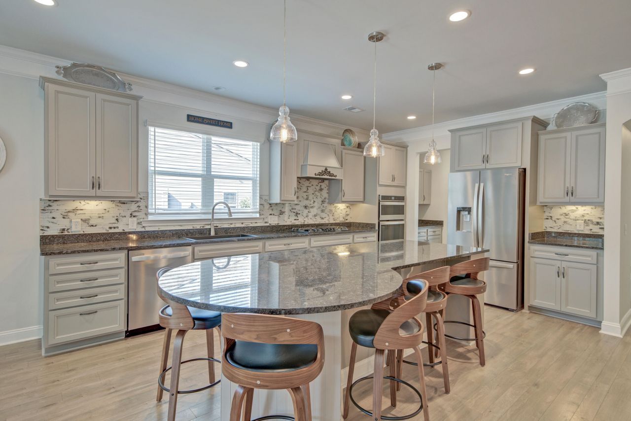 2186 Saint Johns Woods Parkway Photo 4