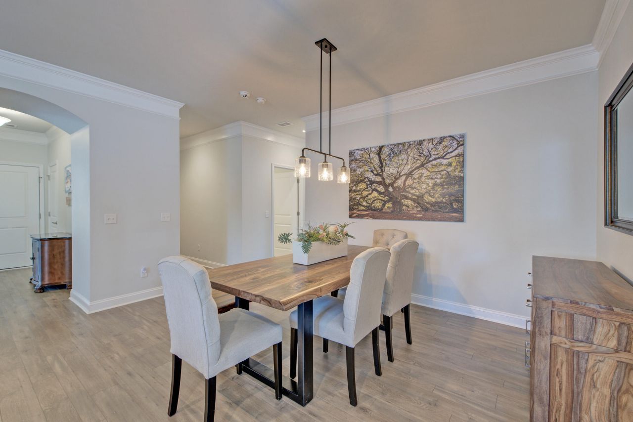 2186 Saint Johns Woods Parkway Photo 6