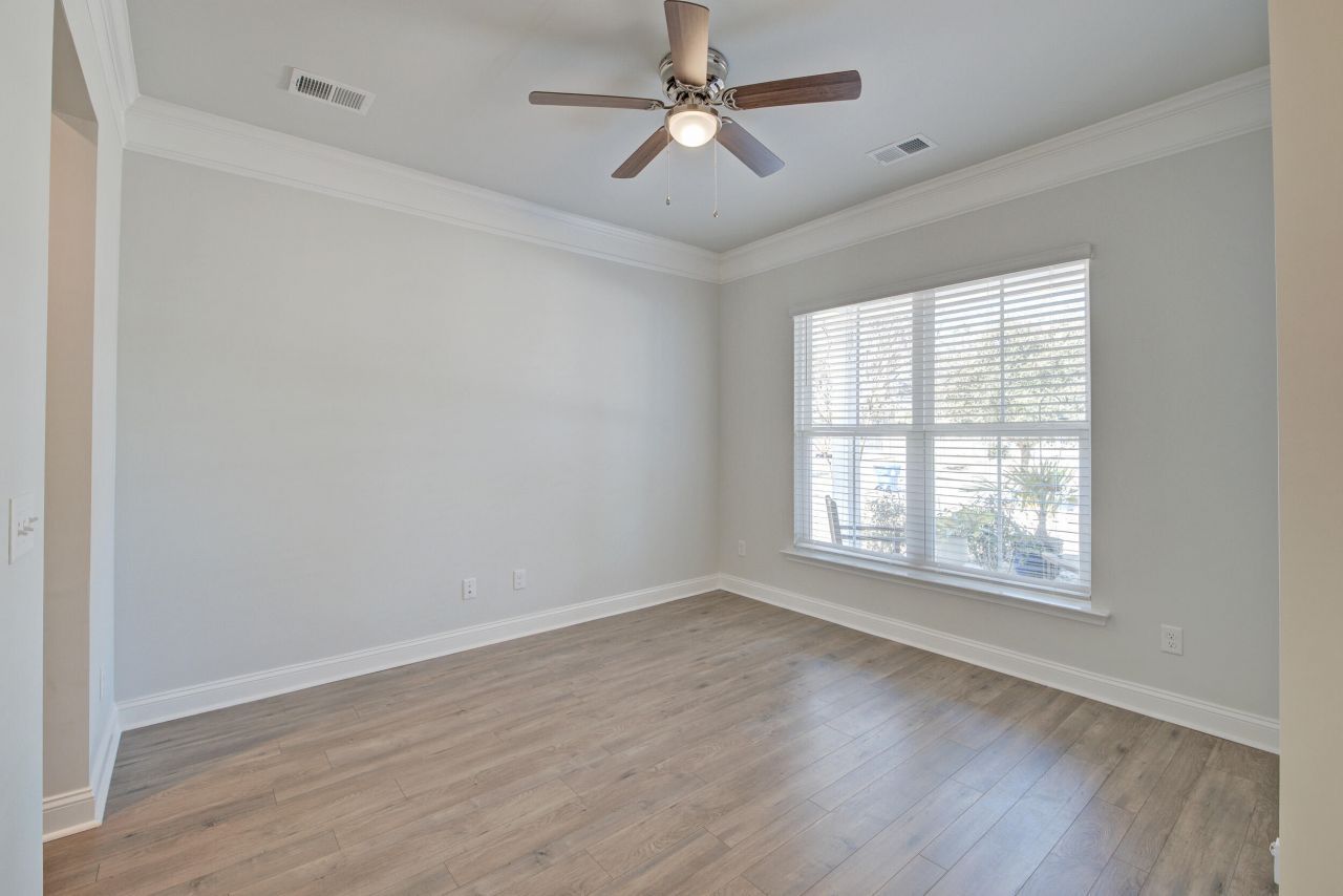 2186 Saint Johns Woods Parkway Photo 9