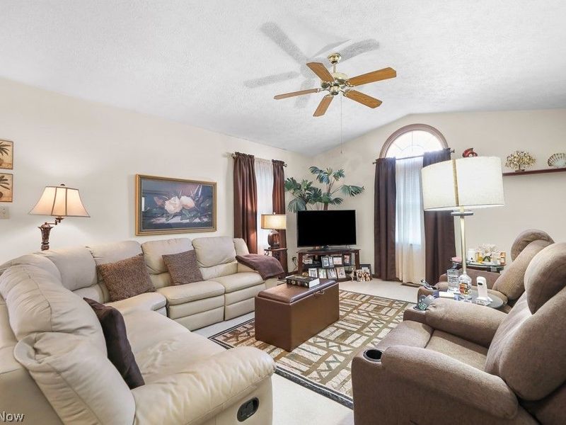 12714 Potomac Place NW, Uniontown, OH 44685 Photo 8