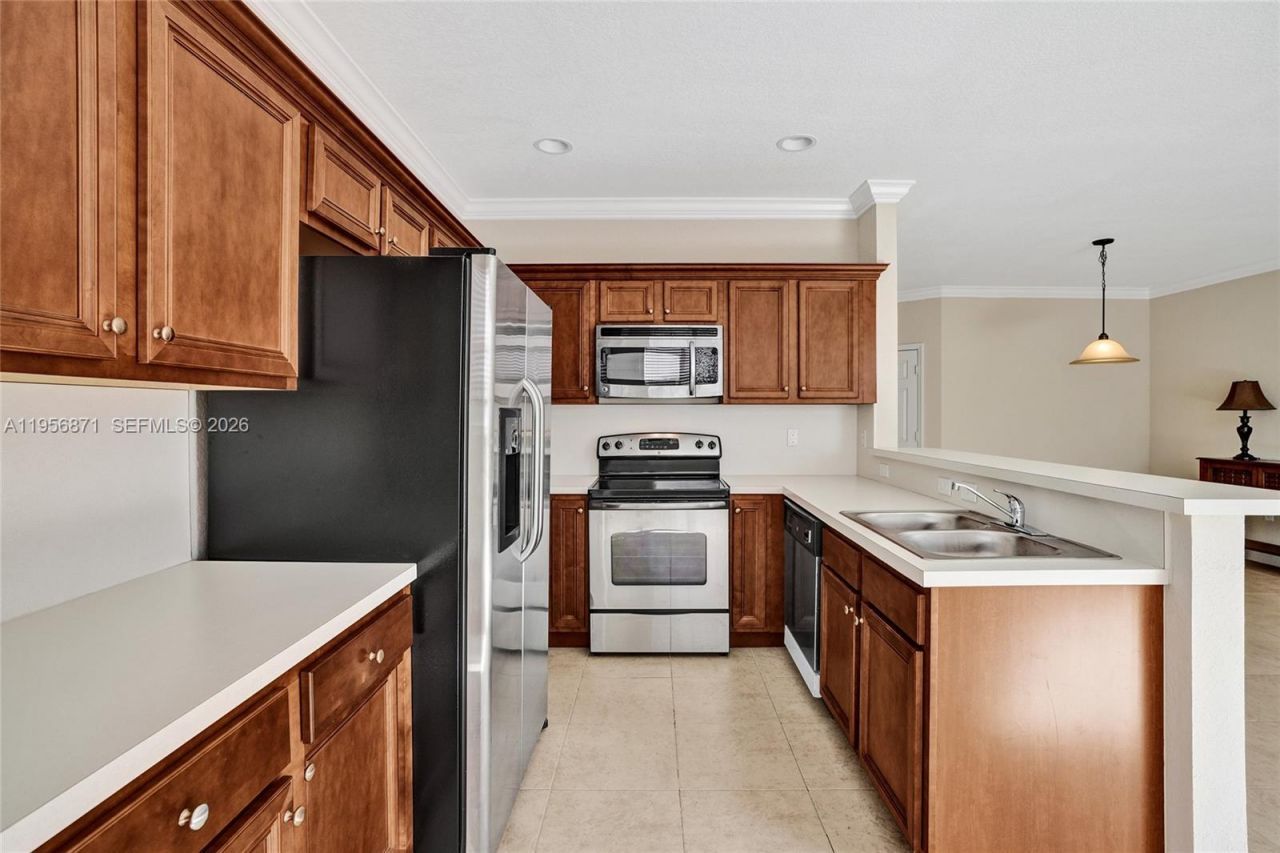 1042 NE 207th Ter, Miami, FL 33179 Photo