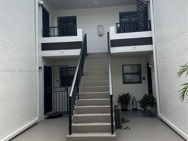 10839 NW 7th St, Unit 12-24, Miami, FL 33172