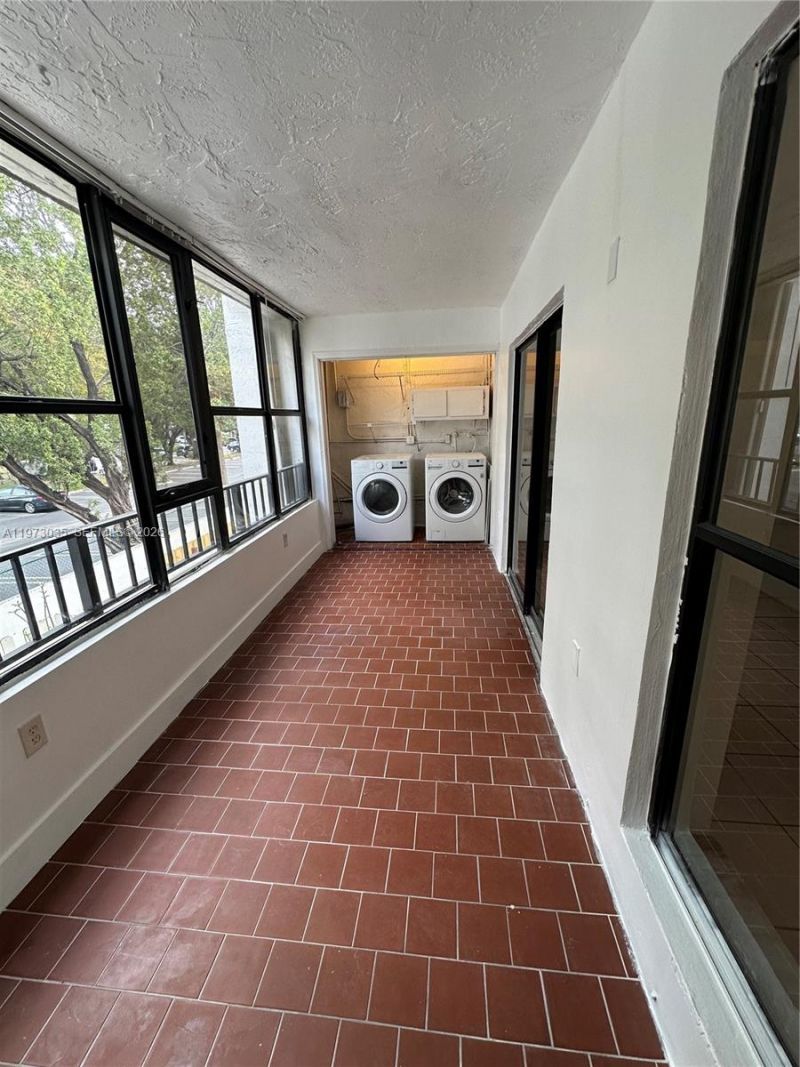 10839 NW 7th St, Unit 12-24, Miami, FL 33172 Photo