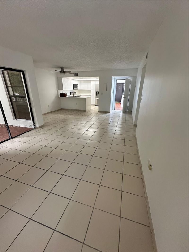10839 NW 7th St, Unit 12-24, Miami, FL 33172 Photo