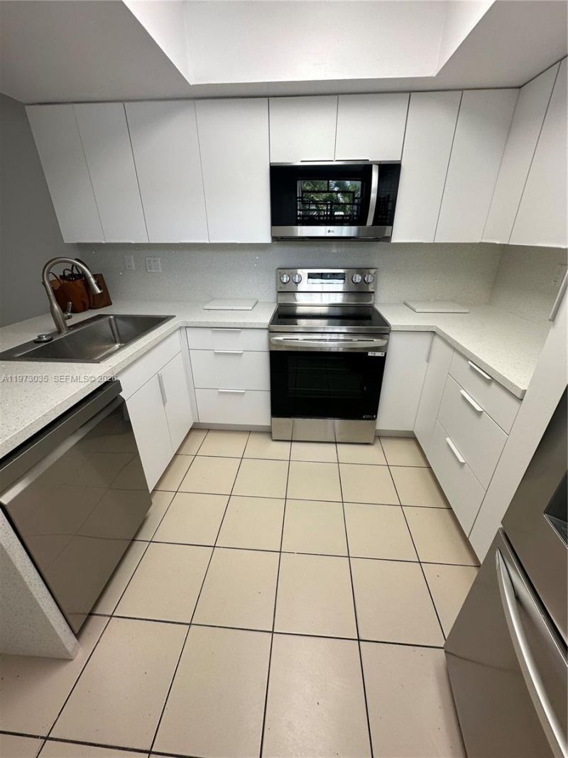 10839 NW 7th St, Unit 12-24, Miami, FL 33172 Photo