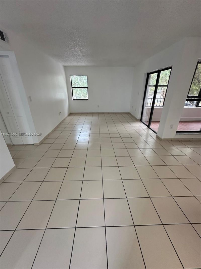 10839 NW 7th St, Unit 12-24, Miami, FL 33172 Photo