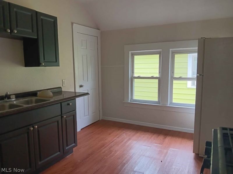 3451 W 63rd Street, Unit up, Cleveland, OH 44102 Photo 4