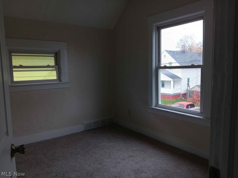 3451 W 63rd Street, Unit up, Cleveland, OH 44102 Photo 8
