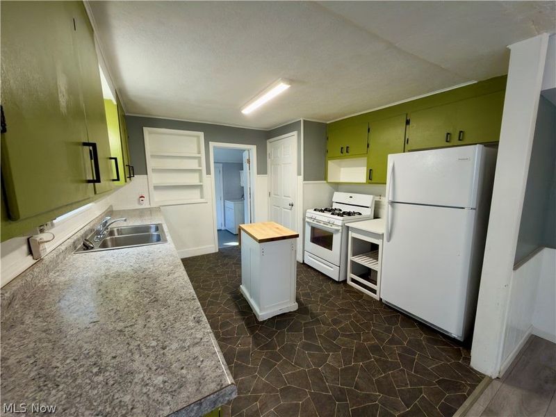 142 Beaver Court, Amherst, OH 44001 Photo 10