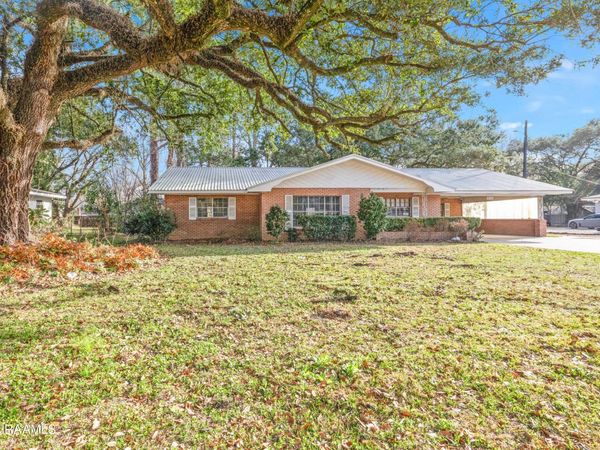 240 N College Road , Lafayette, LA 70506