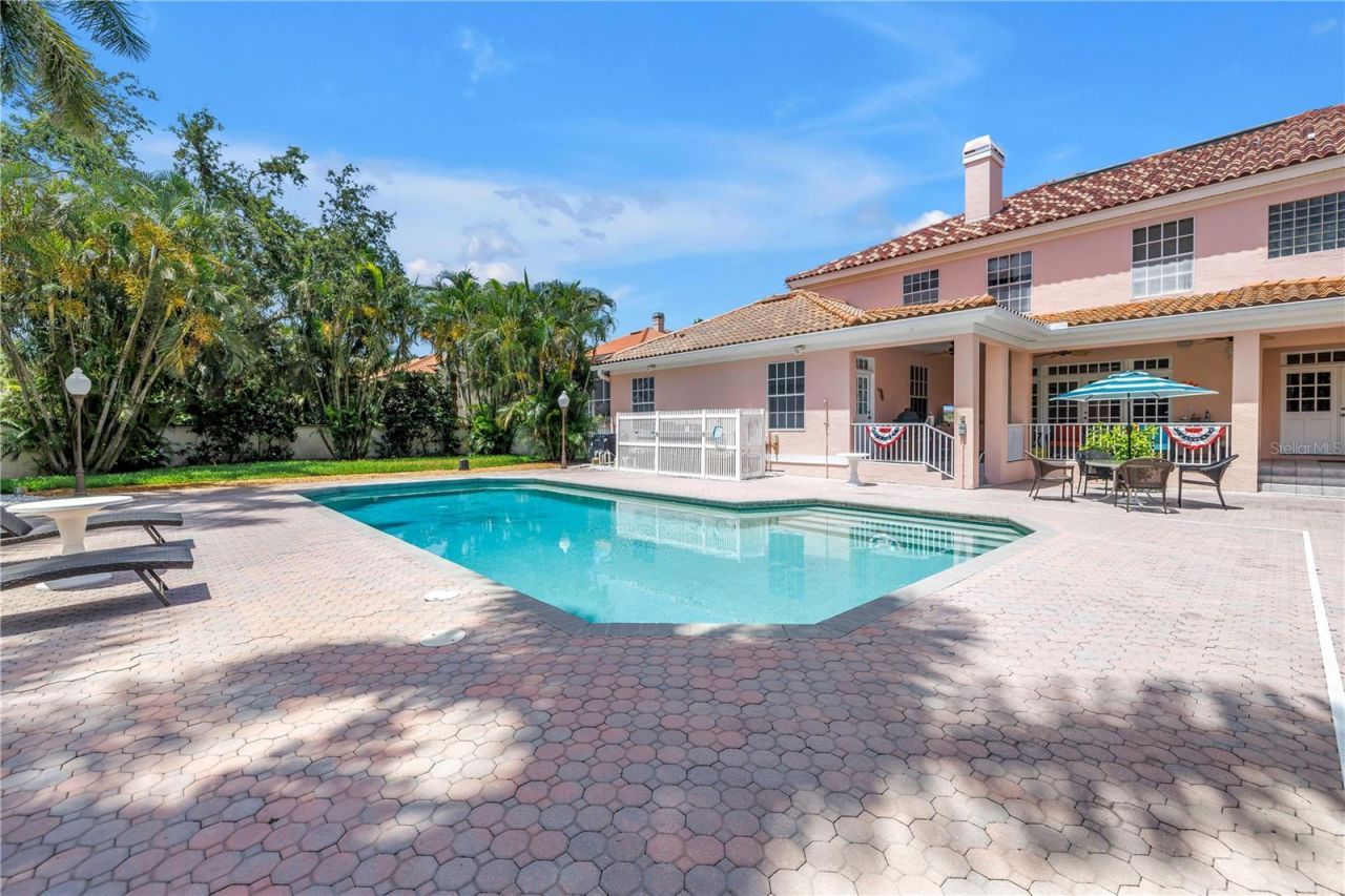 4930 Sandpiper Lane S, Saint Petersburg, FL 33711 Photo