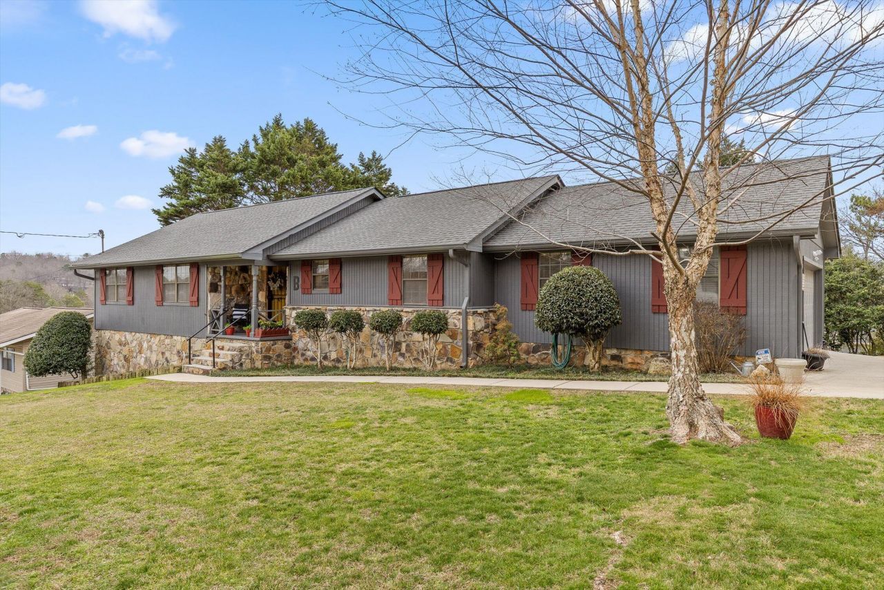 49 Robert E Lee Drive, Ringgold, GA 30736 Main Photo