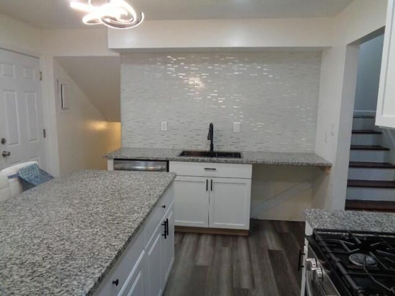 4560 Stonehedge Road , Columbus, OH 43231 Photo 12