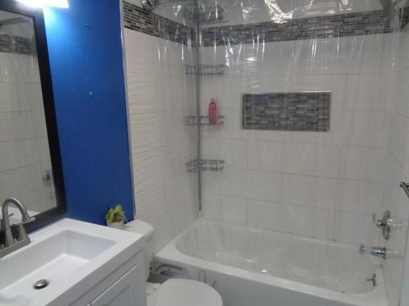 4560 Stonehedge Road , Columbus, OH 43231 Photo 14