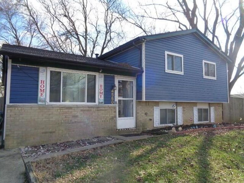 4560 Stonehedge Road , Columbus, OH 43231 Photo 2