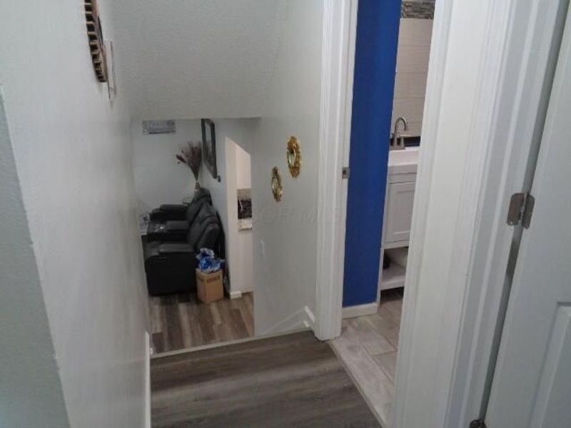 4560 Stonehedge Road , Columbus, OH 43231 Photo 21