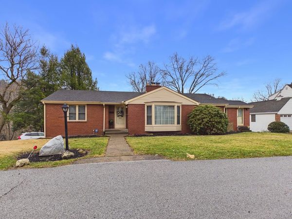 25 Hubbard Place, Wheeling, WV 26003