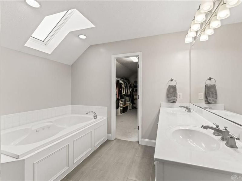 2331 Wedgewood Drive, Beavercreek, OH 45434 Photo 32