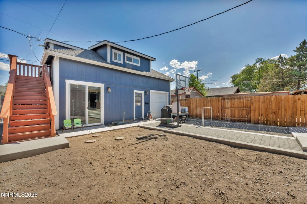 911 F Street, Sparks, NV 89431 Photo