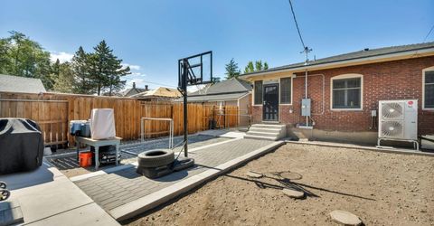 911 F Street, Sparks, NV 89431 Photo