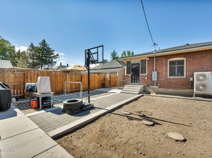 911 F Street, Sparks, NV 89431 Photo