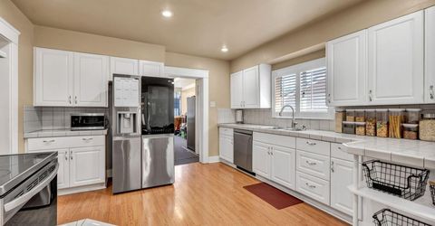 911 F Street, Sparks, NV 89431 Photo