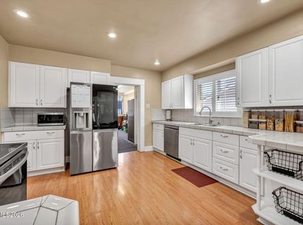 911 F Street, Sparks, NV 89431 Photo