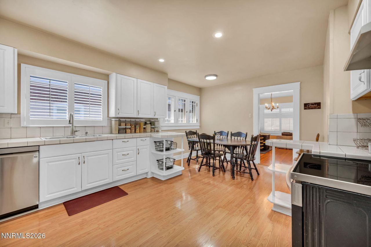 911 F Street, Sparks, NV 89431 Photo