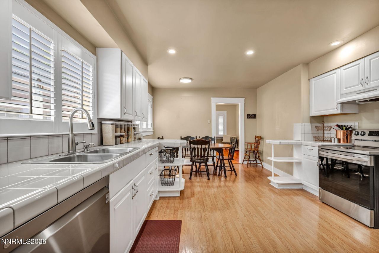 911 F Street, Sparks, NV 89431 Photo