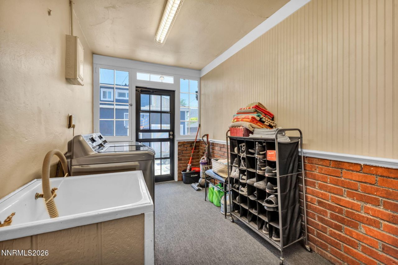 911 F Street, Sparks, NV 89431 Photo