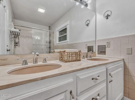 911 F Street, Sparks, NV 89431 Photo