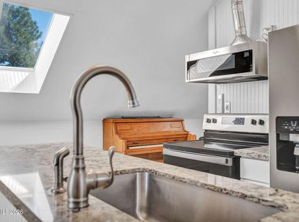 911 F Street, Sparks, NV 89431 Photo