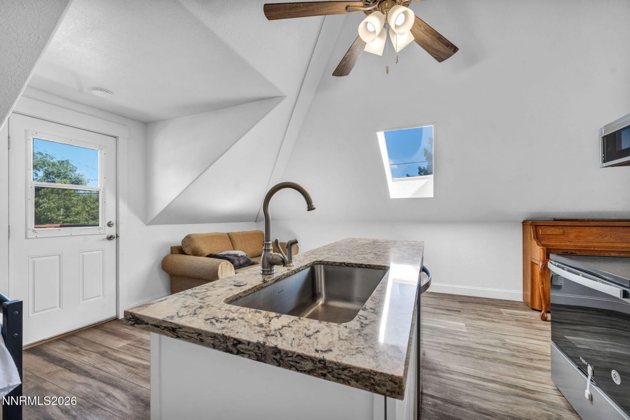 911 F Street, Sparks, NV 89431 Photo