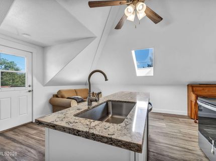 911 F Street, Sparks, NV 89431 Photo