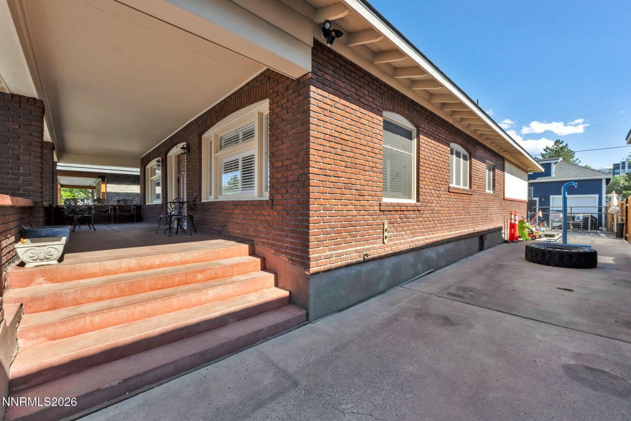 911 F Street, Sparks, NV 89431 Photo